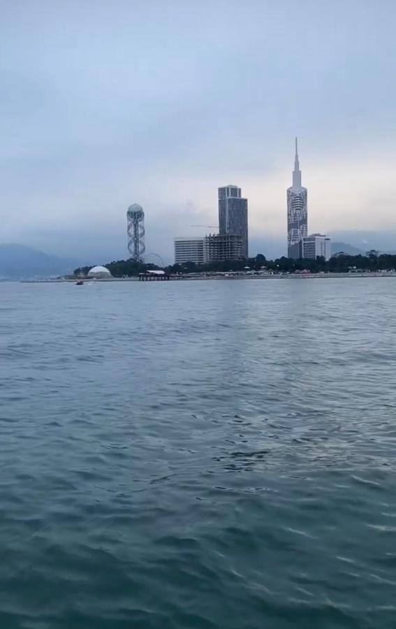 Merab House Batumi Esterno foto