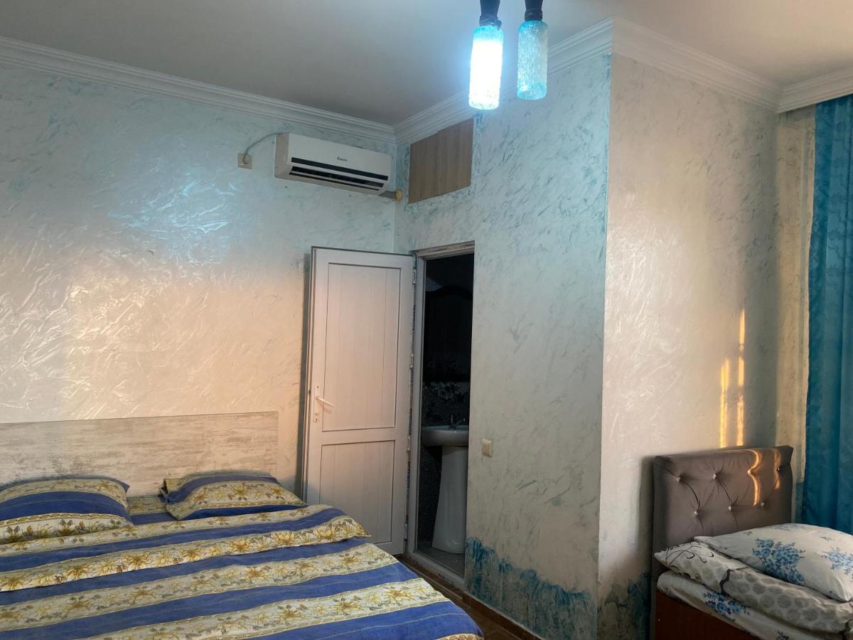 Merab House Batumi Esterno foto