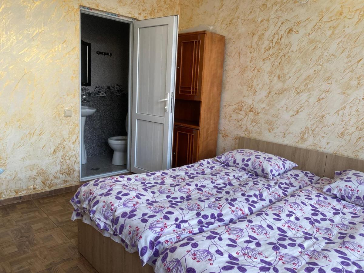 Merab House Batumi Esterno foto