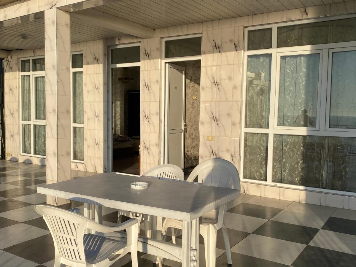 Merab House Batumi Esterno foto