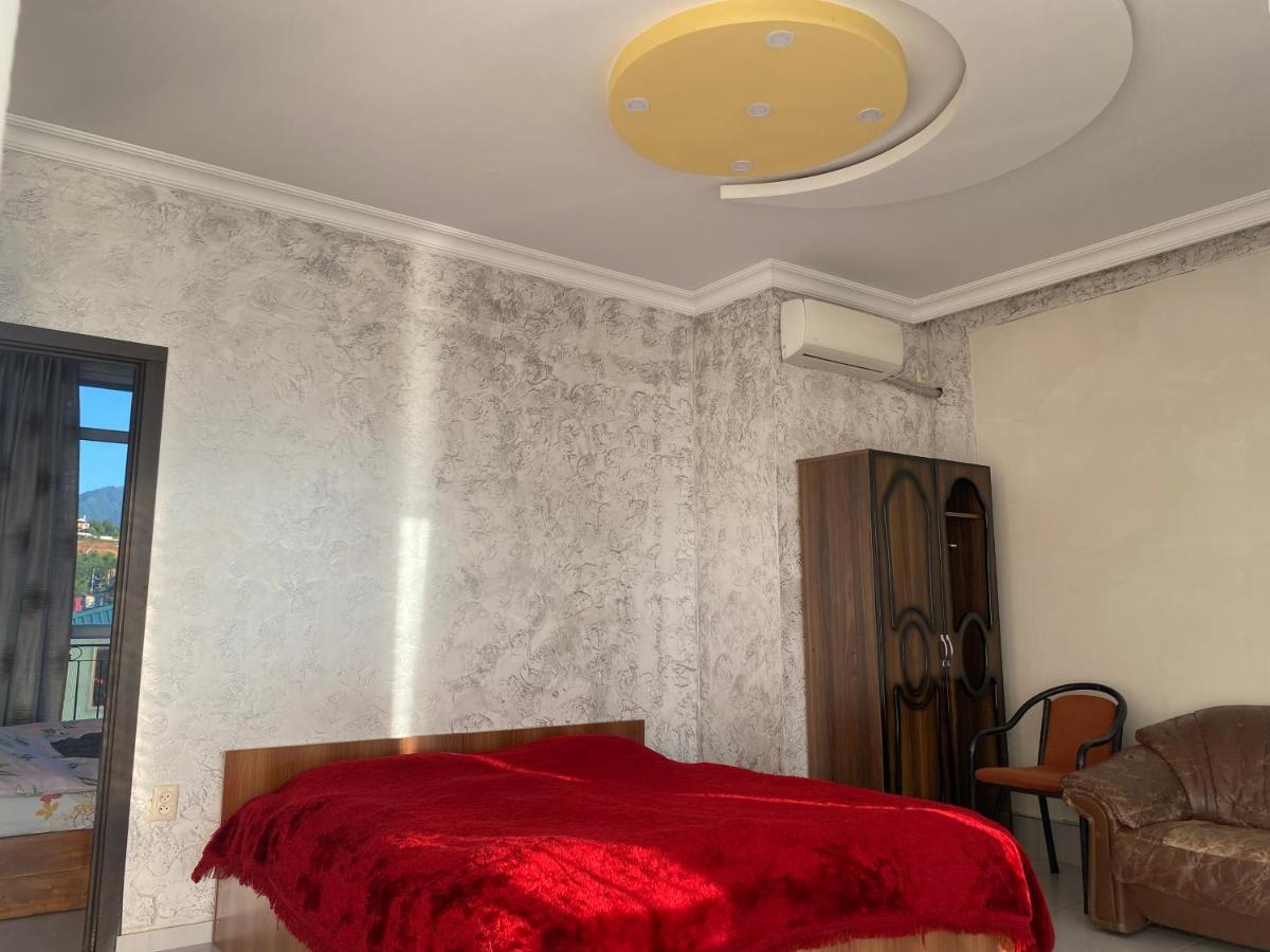 Merab House Batumi Esterno foto