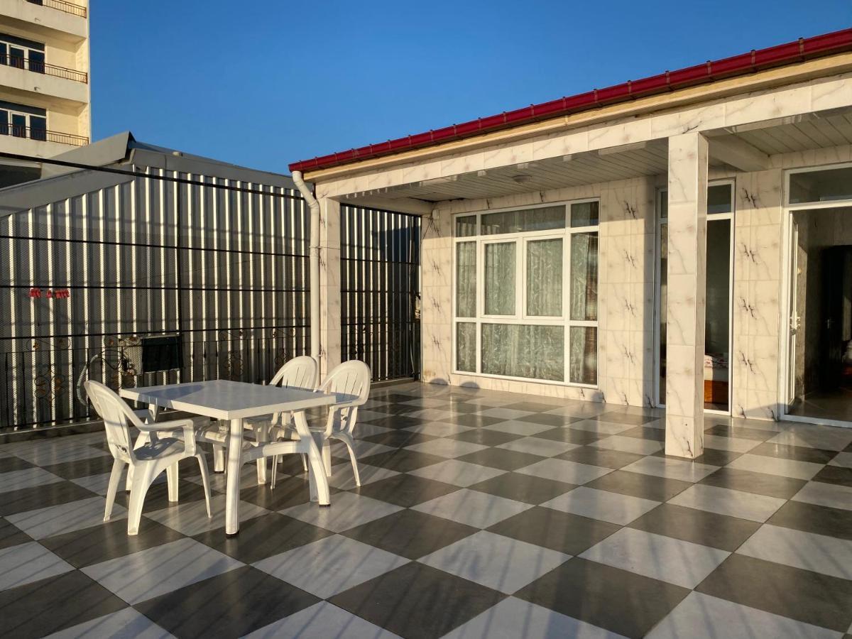 Merab House Batumi Esterno foto
