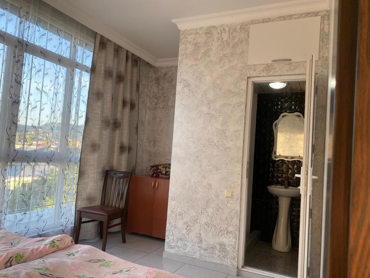 Merab House Batumi Esterno foto
