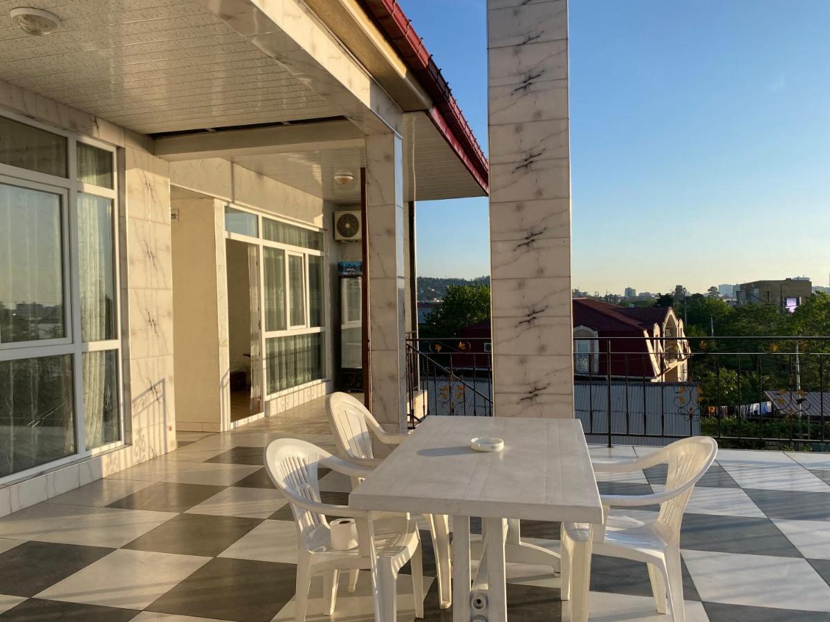 Merab House Batumi Esterno foto