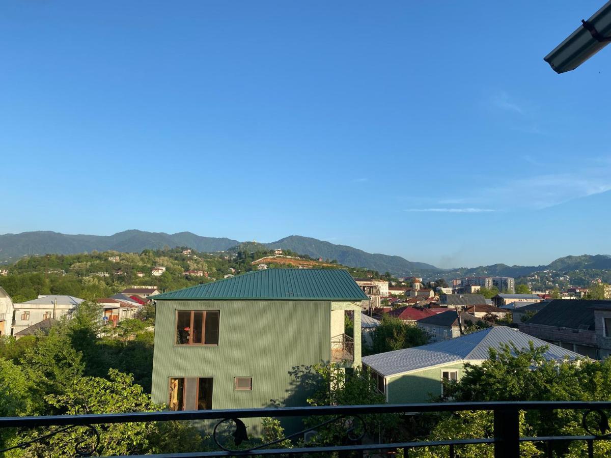 Merab House Batumi Esterno foto