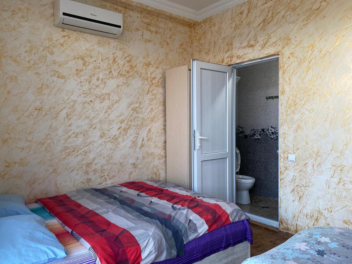 Merab House Batumi Esterno foto