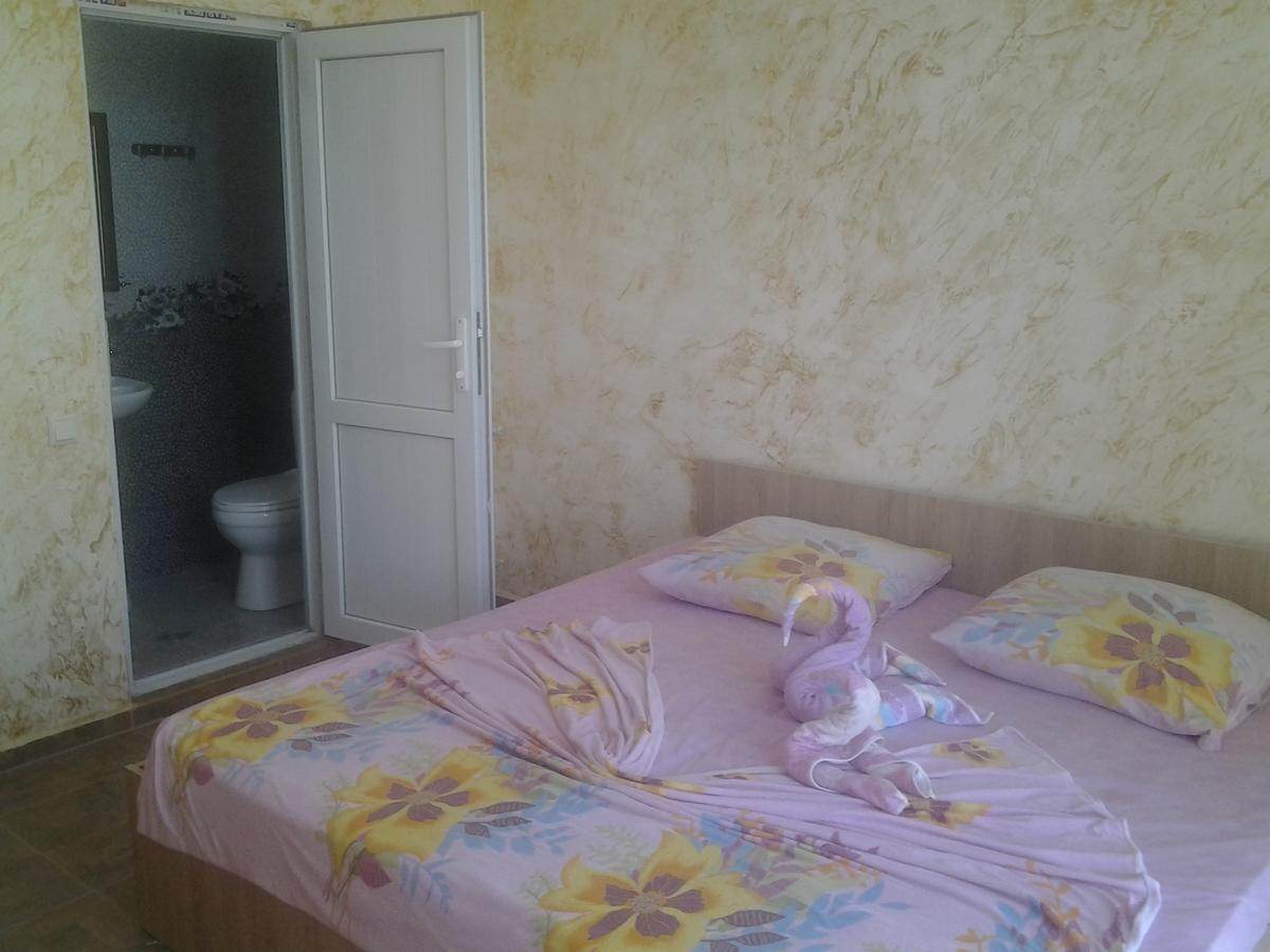 Merab House Batumi Esterno foto