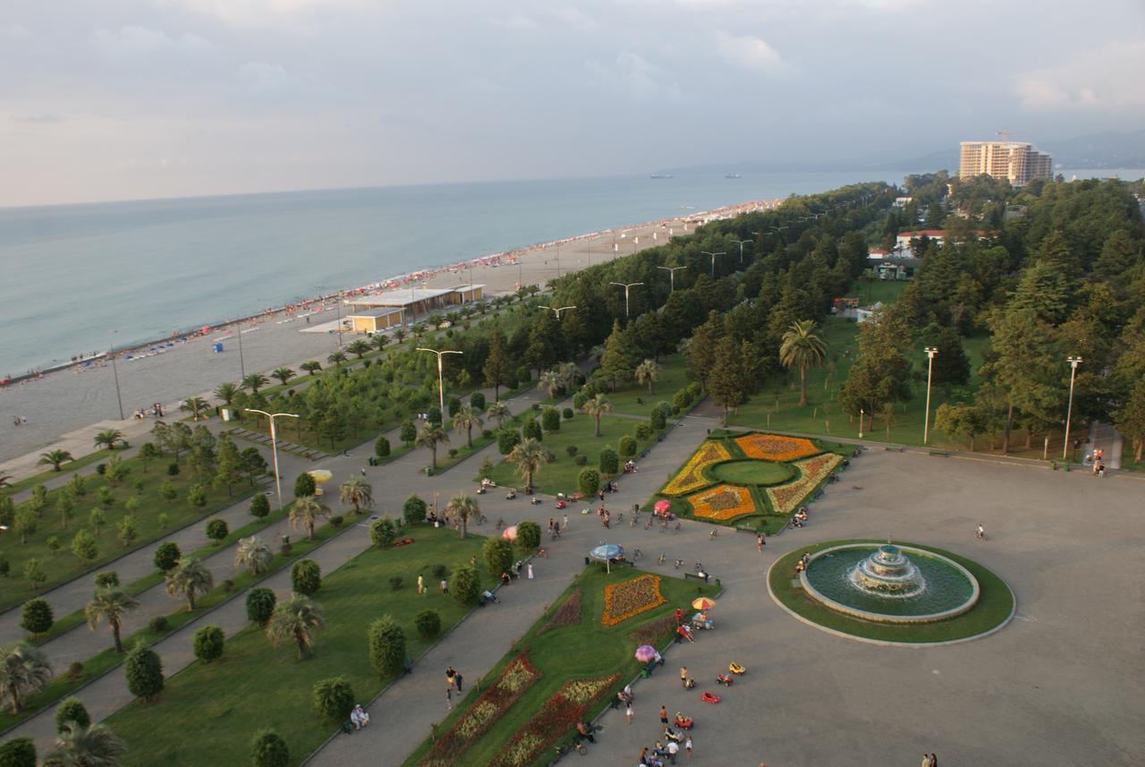Merab House Batumi Esterno foto