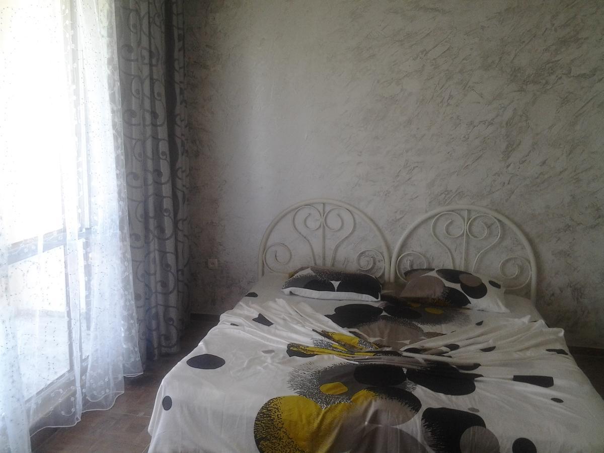 Merab House Batumi Esterno foto