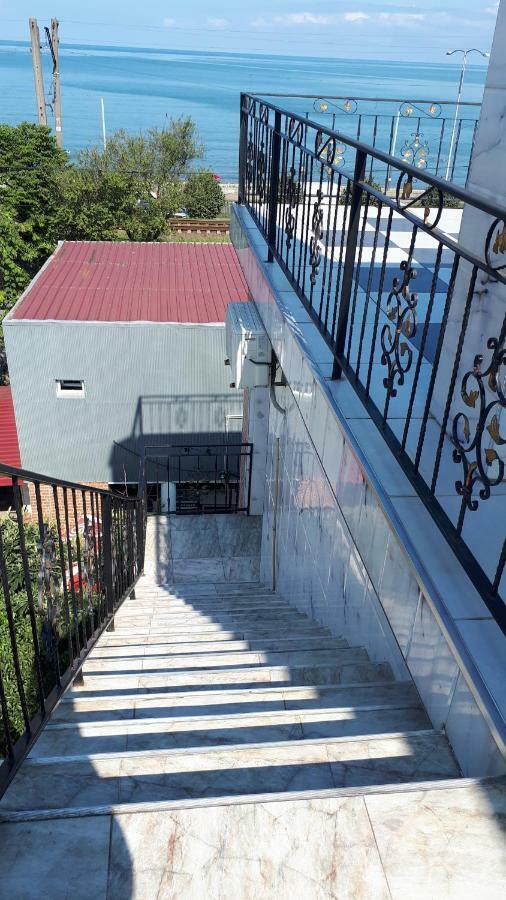 Merab House Batumi Esterno foto