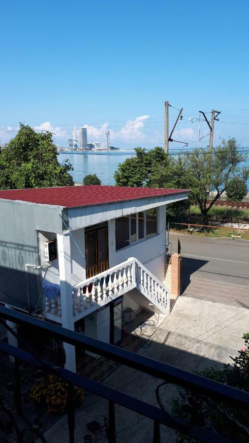 Merab House Batumi Esterno foto