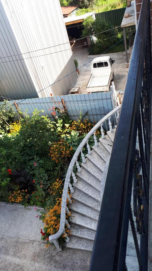 Merab House Batumi Esterno foto
